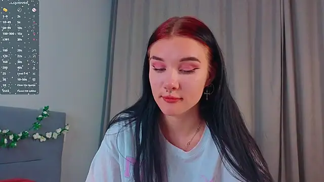 Snapshot of JenniferSullivan chatting on 10-07-25, 07:44 JenniferSullivan online show from 10-07-25, 07:44