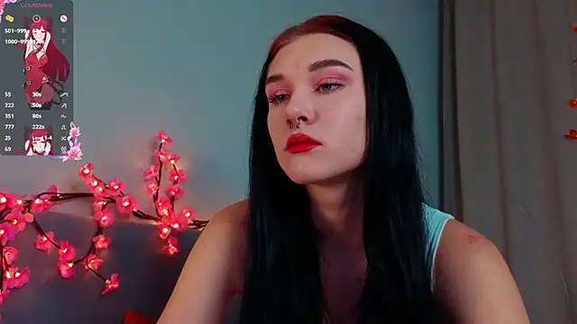 Snapshot of JenniferSullivan chatting on 10-25-25, 09:31 JenniferSullivan online show from 10-25-25, 09:31