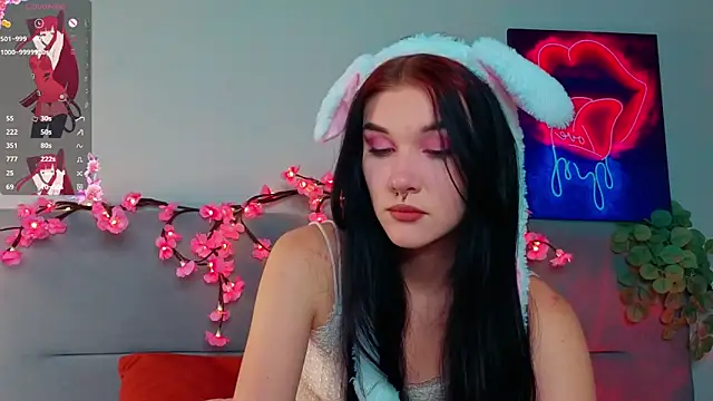 Snapshot of JenniferSullivan chatting on 10-26-25, 09:10 JenniferSullivan online show from 10-26-25, 09:10