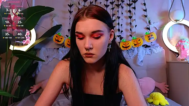 Snapshot of JenniferSullivan chatting on 11-01-25, 09:28 JenniferSullivan online show from 11-01-25, 09:28