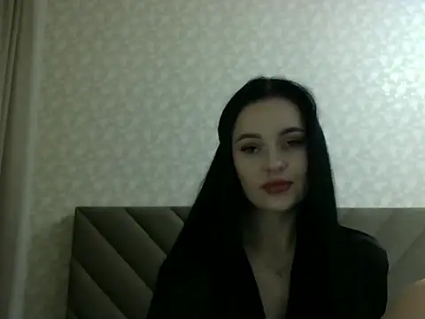 Lulii24 online show from 10-27-25, 01:42