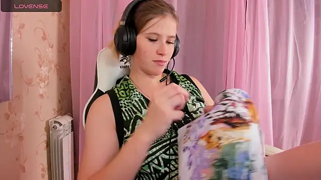 Anabel-Candy online show from 11-05-25, 06:08