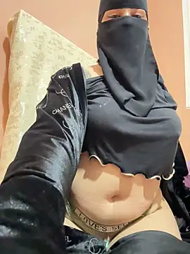  Laiali  online show from 12-22-25, 02:47