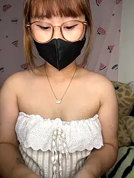 Snapshot of Meowyeuk6 chatting on 11-14-25, 06:50 Meowyeuk6 online show from 11-14-25, 06:50