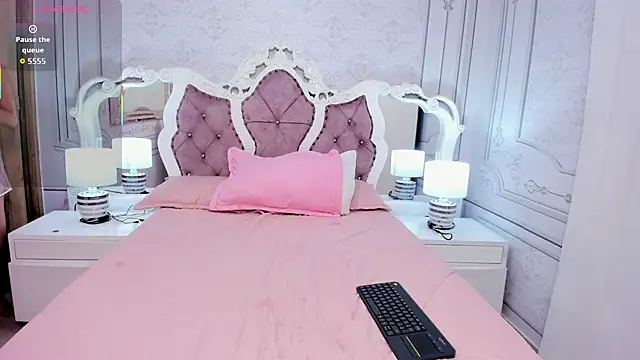 Sofi naughty18 online show from 10-28-25, 11:14