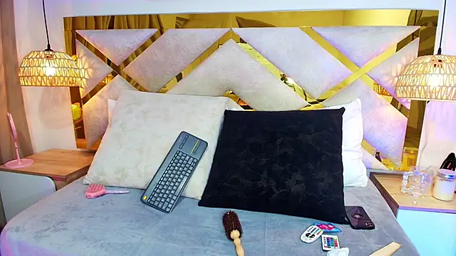 Scarlett Vegaa online show from 09-15-25, 01:11