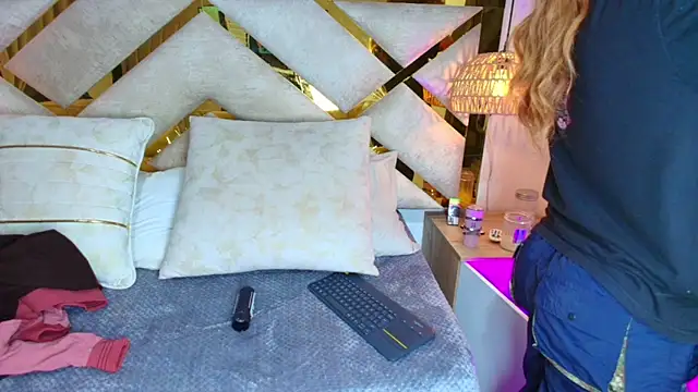 Scarlett Vegaa online show from 10-27-25, 11:03