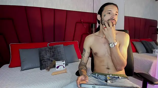 Snapshot of Hisoka_011 chatting on 11-05-25, 09:48 Hisoka 011 online show from 11-05-25, 09:48