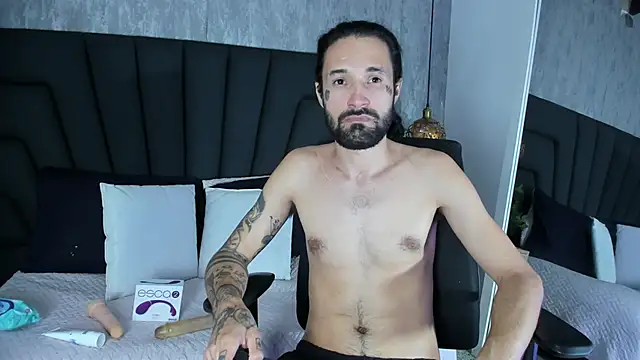 Snapshot of Hisoka_011 chatting on 11-20-25, 10:20 Hisoka 011 online show from 11-20-25, 10:20