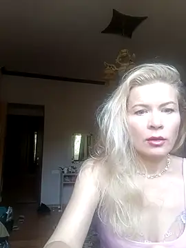 Julia Giulia online show from 10-03-25, 10:45