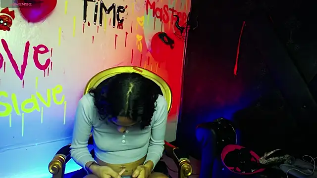 Sweettpleasure online show from 10-26-25, 02:12