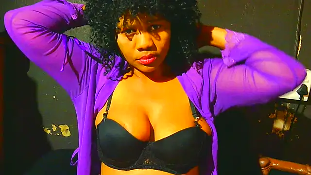 Snapshot of Augustine-Blooomxx chatting on 11-13-25, 09:14 Augustine-Blooomxx online show from 11-13-25, 09:14