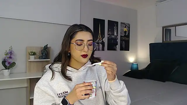 madame lottie online show from 09-18-25, 12:40