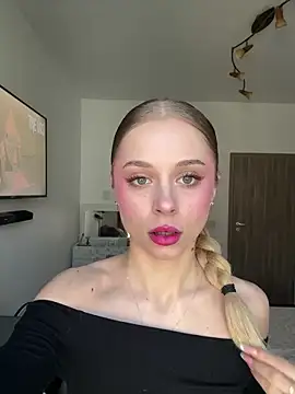 BabyAnais online show from 10-31-25, 09:10