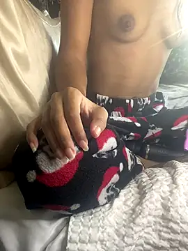 Snapshot of aangelix chatting on 11-28-25, 08:22 aangelix online show from 11-28-25, 08:22