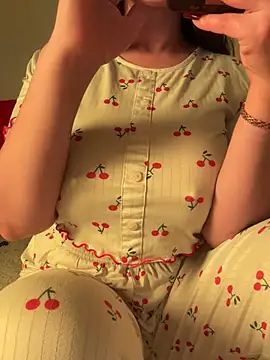 Snapshot of OnlyRima chatting on 02-14-26, 09:55 OnlyRima online show from 02-14-26, 09:55