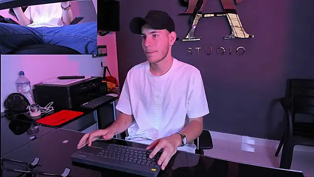 lara and danny online show from 09-21-25, 04:41