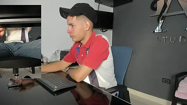 lara and danny online show from 10-03-25, 06:38