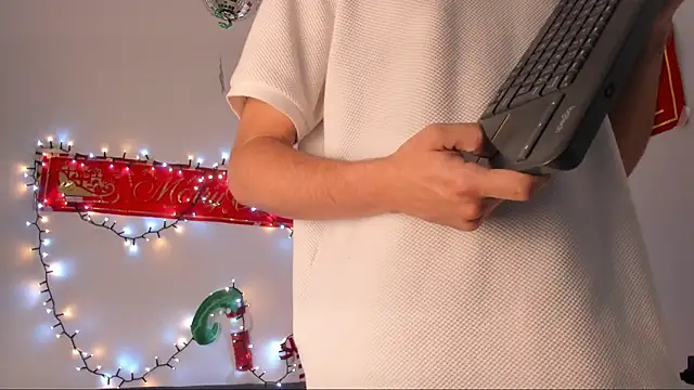 lara and danny online show from 11-19-25, 02:50