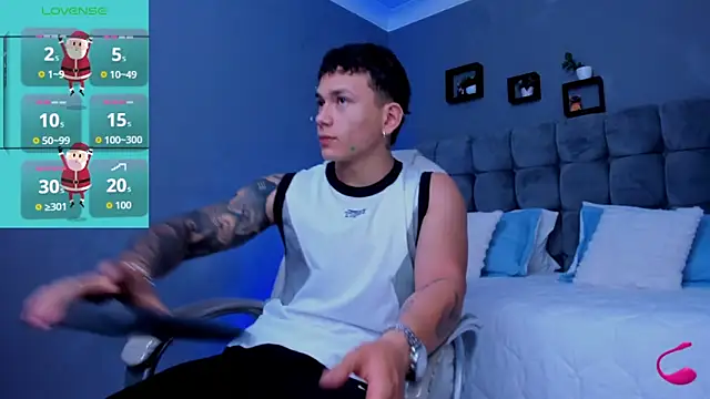 Snapshot of Thomas_moon chatting on 11-12-25, 11:10 Thomas moon online show from 11-12-25, 11:10