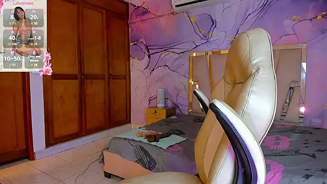 Elowen Clark online show from 10-14-25, 08:31