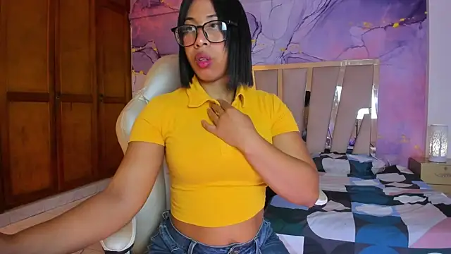 Elowen Clark online show from 10-16-25, 08:21