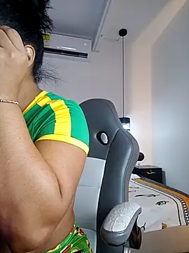 Elowen Clark online show from 02-26-26, 08:19