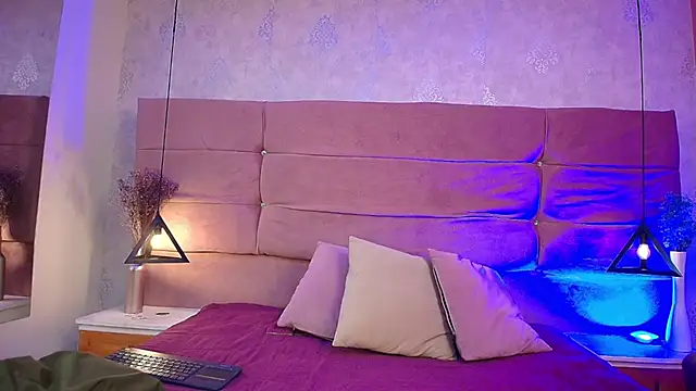 Tinylovefg online show from 09-25-25, 03:54
