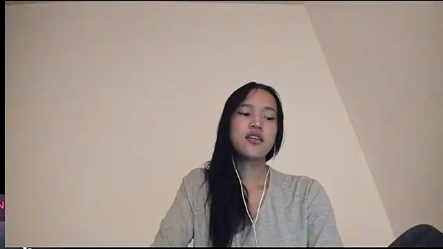 Snapshot of soska26 chatting on 09-15-25, 02:28 soska26 online show from 09-15-25, 02:28