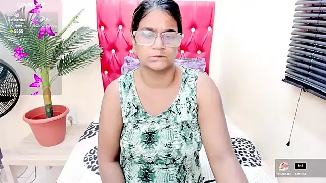 Strawberry Lips online show from 10-23-25, 04:45