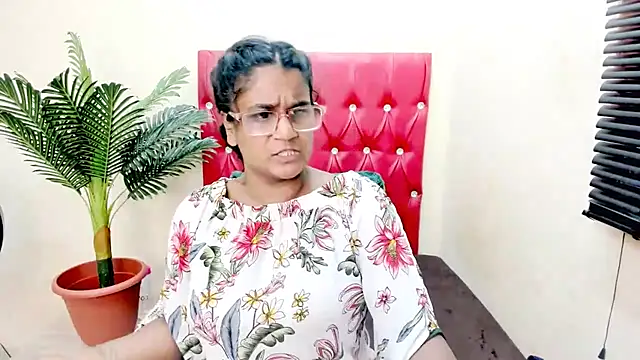 Strawberry Lips online show from 11-10-25, 04:22