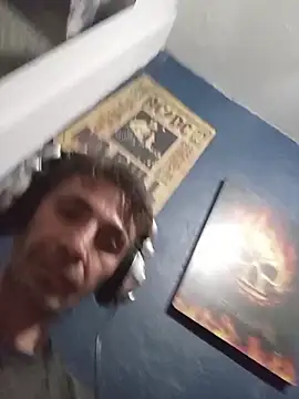 Snapshot of githot chatting on 11-01-25, 07:43 githot online show from 11-01-25, 07:43