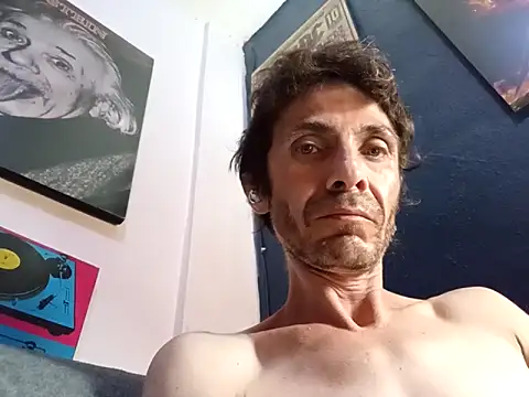 Snapshot of githot chatting on 11-04-25, 08:24 githot online show from 11-04-25, 08:24