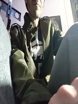 Snapshot of githot chatting on 11-09-25, 08:45 githot online show from 11-09-25, 08:45