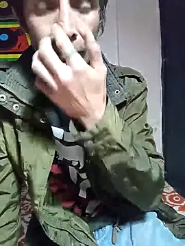 Snapshot of githot chatting on 11-10-25, 08:13 githot online show from 11-10-25, 08:13