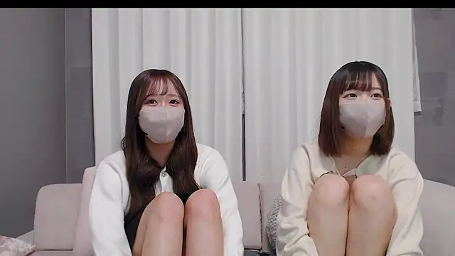 Snapshot of _YUI_CHAN_ chatting on 10-27-25, 11:25  YUI CHAN  online show from 10-27-25, 11:25