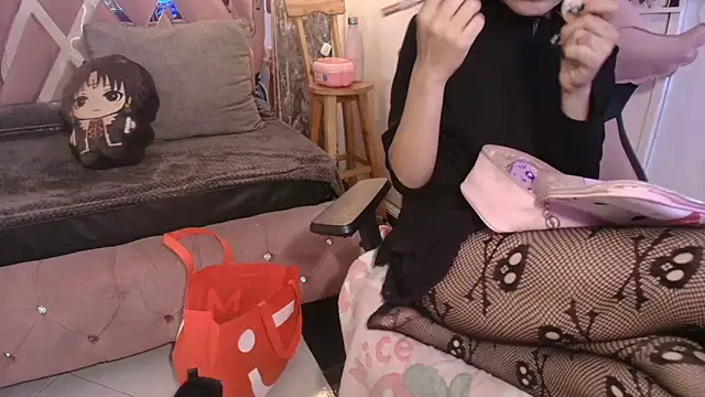 Terraelowen online show from 12-21-25, 11:39