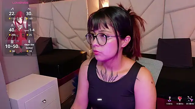 sophiaa 7 online show from 10-12-25, 12:04