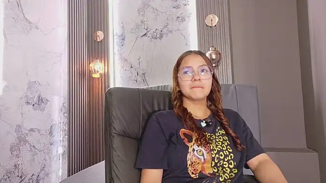 Snapshot of angeles_azul chatting on 04-04-26, 11:51 angeles azul online show from 04-04-26, 11:51