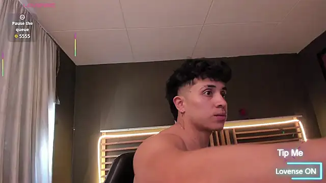 PaulEvens online show from 10-09-25, 01:42