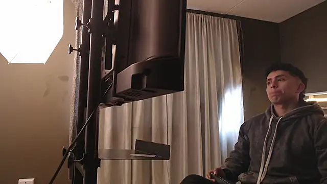 PaulEvens online show from 10-21-25, 01:12