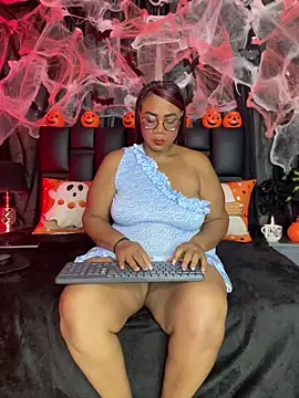 Snapshot of aranzzalatin chatting on 10-27-25, 12:42 aranzzalatin online show from 10-27-25, 12:42