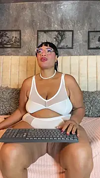 Snapshot of aranzzalatin chatting on 02-02-26, 12:15 aranzzalatin online show from 02-02-26, 12:15