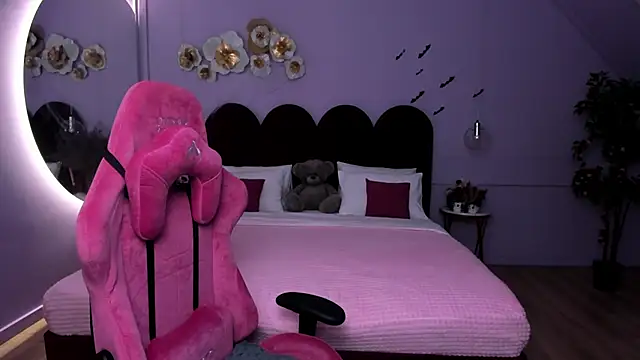 Snapshot of SweetyLicky chatting on 10-30-25, 04:52 SweetyLicky online show from 10-30-25, 04:52