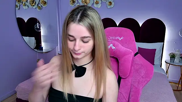 Snapshot of SweetyLicky chatting on 11-09-25, 04:16 SweetyLicky online show from 11-09-25, 04:16