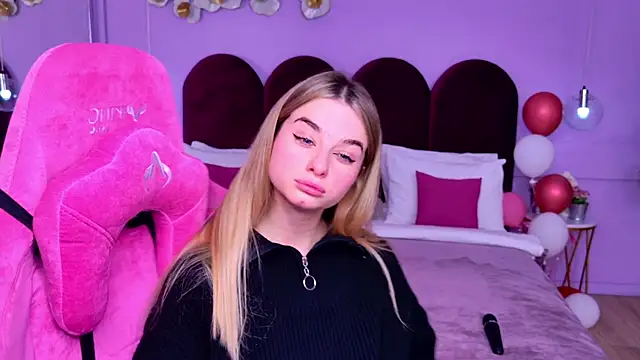 Snapshot of SweetyLicky chatting on 11-21-25, 04:16 SweetyLicky online show from 11-21-25, 04:16