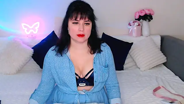 Bella Hillss online show from 10-02-25, 06:15