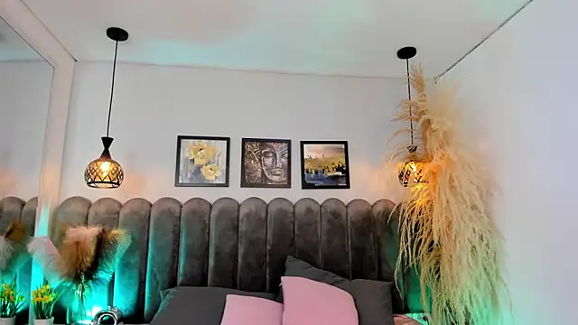 Viollet xoxo online show from 10-03-25, 08:28