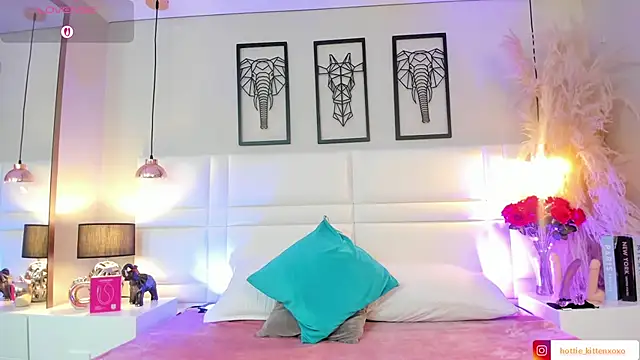 Viollet xoxo online show from 11-13-25, 10:52