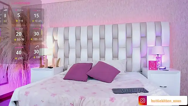 Viollet xoxo online show from 02-17-26, 08:04